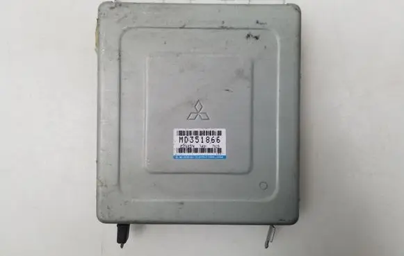 Mitsubishi Carisma Engine control unit/module MD351866