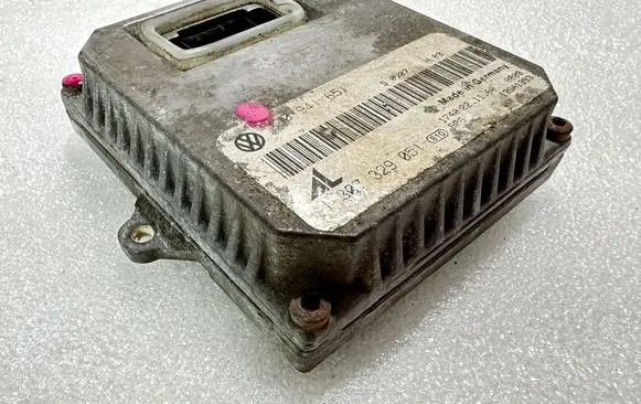 Volkswagen Golf IV Headlight ballast module Xenon 1J0941651 1307329051 19SA1393