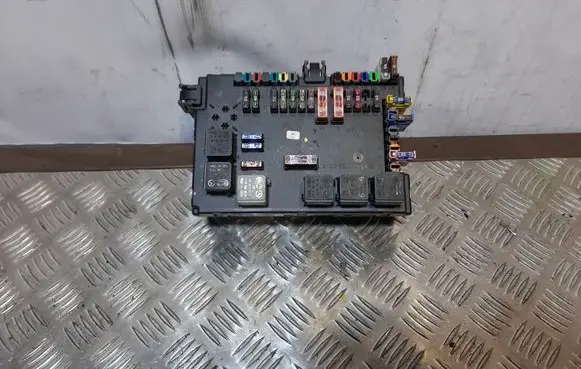 Mercedes-Benz S W221 Fuse module A2219006902