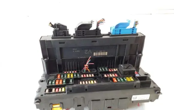 BMW 5 F10 F11 Fuse module 923442101 9234421