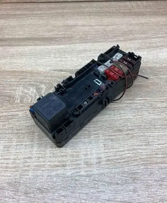 Mercedes-Benz E W210 Fuse box set A0005400372 05376120 USED