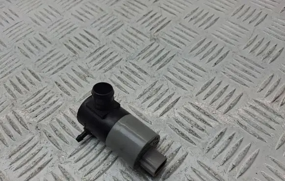 Toyota Auris 150 Windscreen/windshield washer pump 8533002030 070319A