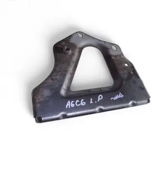 Fender mounting bracket