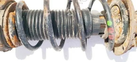 Volkswagen Polo IV 9N3 Front coil spring