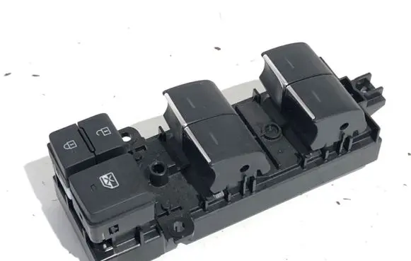 Toyota Camry VIII XV70 Electric window control switch 8404012240
