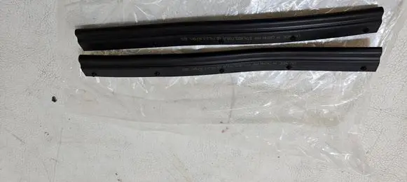 Volkswagen Touran III Engine compartment rubber 5TA823709A