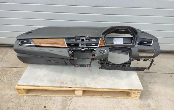 BMW 2 F45 Dashboard