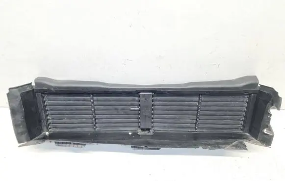 Volkswagen Tiguan Intercooler air guide/duct channel 5QS122323