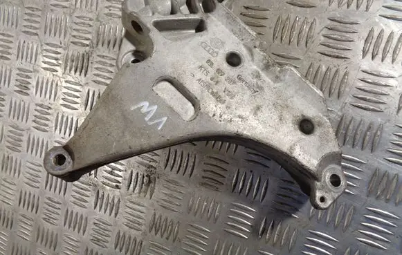 Volkswagen PASSAT B7 Engine mounting bracket 03L199207