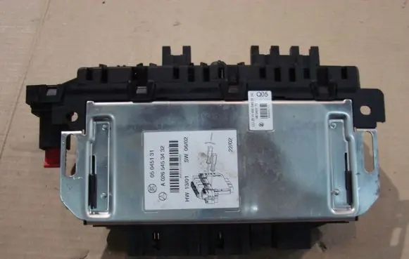 Mercedes-Benz SL R230 Fuse box set A0265453432