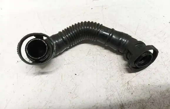 Volkswagen Golf V Breather hose/pipe 03L103493