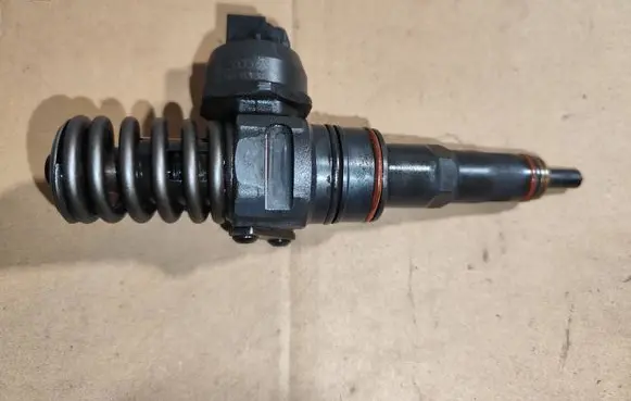 Fuel injector