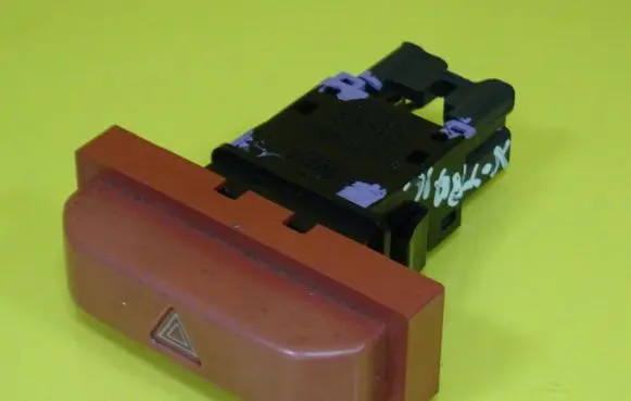 Nissan X-Trail T30 Hazard light switch 06016 NILES06016