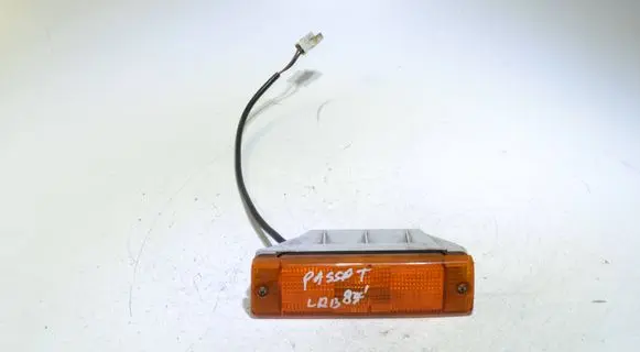 Volkswagen PASSAT B2 Front indicator light 321953155F