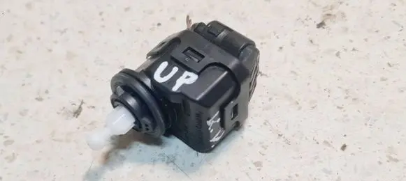 Headlight level adjustment motor
