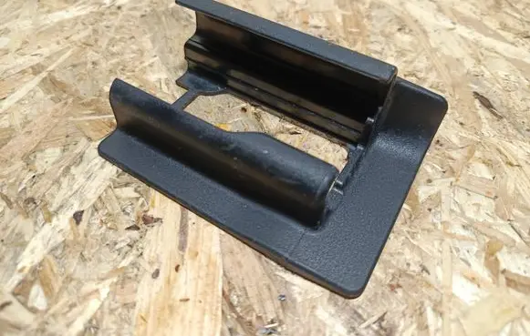 Mercedes-Benz E W212 Front driver seat rail trim A2129191020 78010026