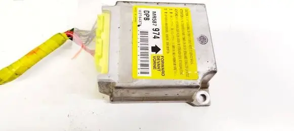 Mitsubishi L200 Airbag control unit/module MR587974 W2T64371