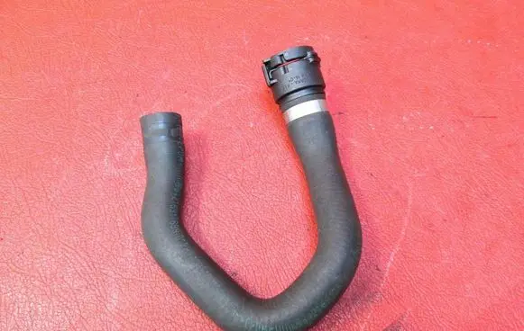 BMW 5 E60 E61 Engine coolant pipe/hose 6917699