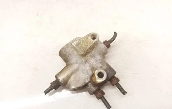 Toyota Yaris Brake power pressure regulator