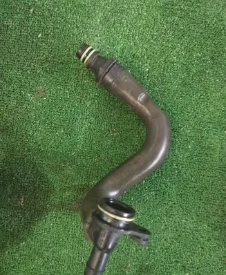 Volkswagen Polo V 6R Breather hose/pipe 04E103202