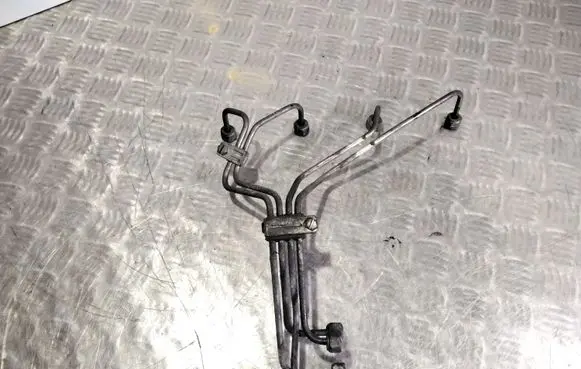 Opel Corsa C Fuel injector supply line/pipe 