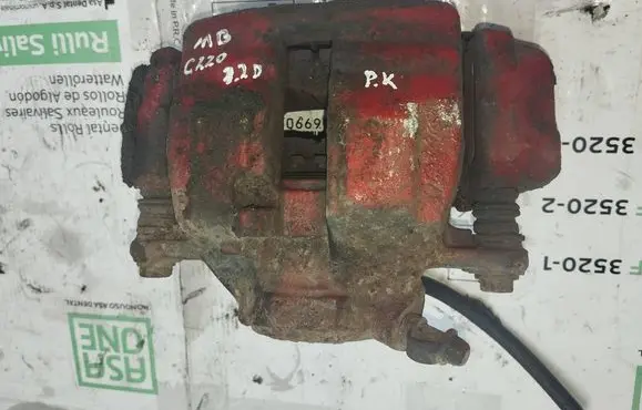 Front brake caliper