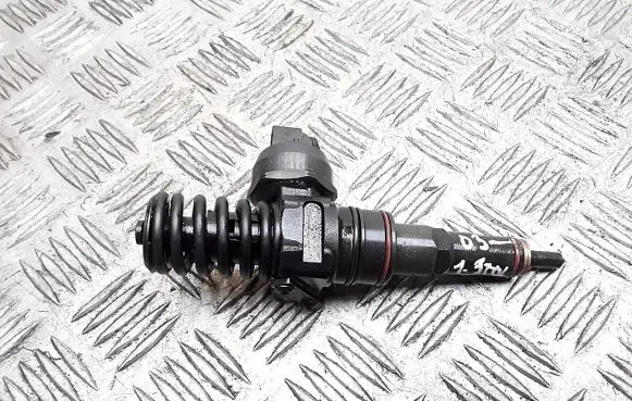 Audi A4 S4 B6 8E 8H Fuel injector 038130073aj