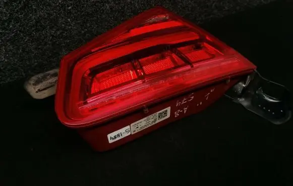 Audi A8 S8 D4 4H Tailgate rear/tail lights 4H0945093