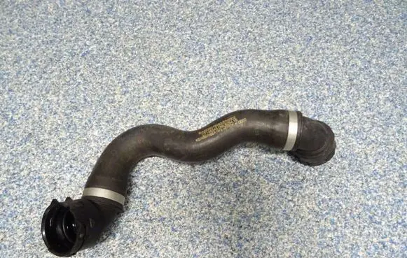 Mercedes-Benz GLC X253 C253 Engine coolant pipe/hose A2535019482