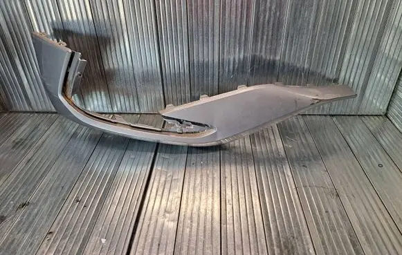 Front bumper lip
