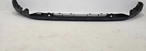 Front bumper lip