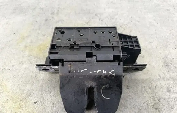 Opel Vectra C Tailgate lock latch 49507289492202968