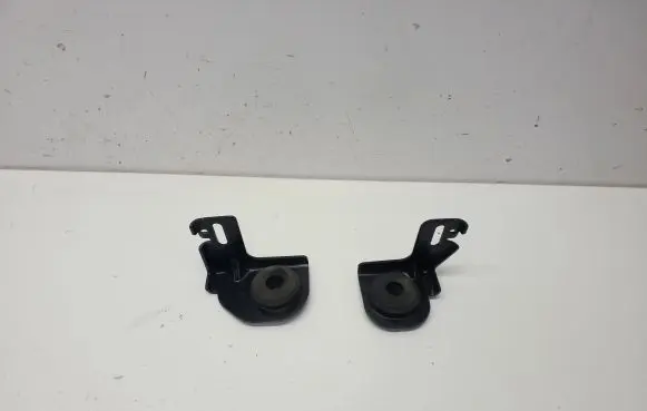 Radiator mount bracket