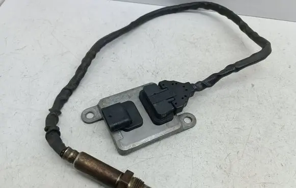 Mercedes-Benz C W205 Lambda probe sensor A0009053503 0009053503