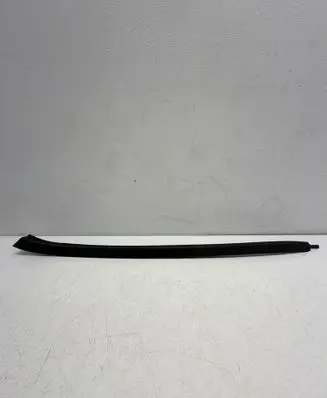 Opel Astra J Windshield trim 13280301