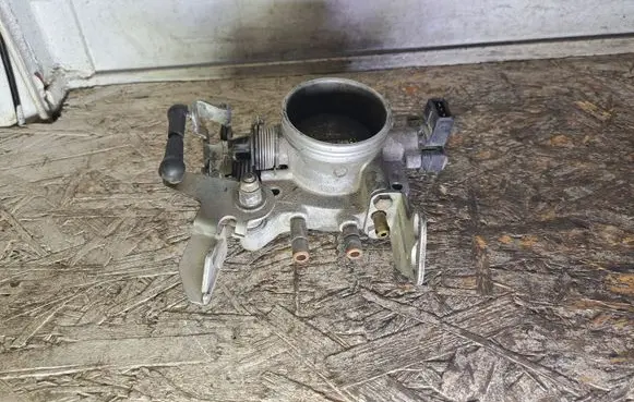 BMW 5 E34 Throttle valve 17303629 174809436 174809492