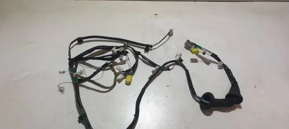 Toyota RAV 4 (XA40) Front door wiring loom 16L27J7792 JD7017