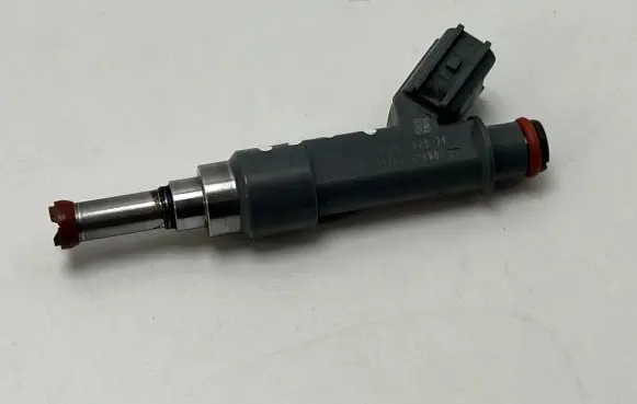Toyota Prius (XW50) Fuel injector 2325037080 250062329