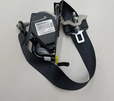 Nissan Leaf II (ZE1) Rear seatbelt 638264901L