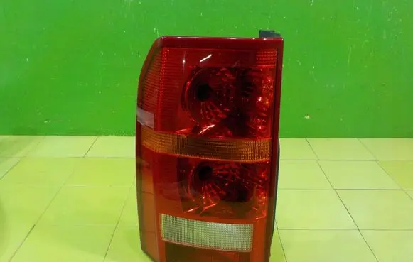 Land Rover Discovery 3 - LR3 Rear/tail lights 
