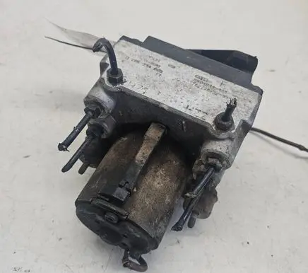 Audi A6 S6 C4 4A ABS Pump 8D0611111