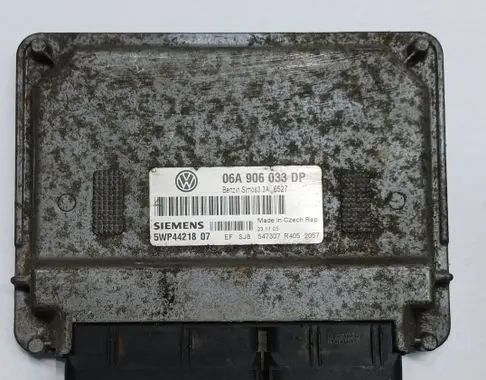 Volkswagen New Beetle Engine control unit/module 06A906033DP 5WP44218