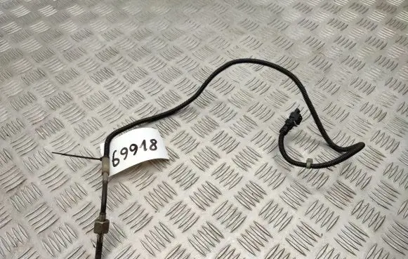 Mercedes-Benz CLA C117 X117 W117 Exhaust gas temperature sensor A0009057004