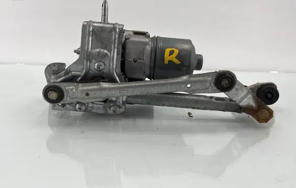 Volkswagen Golf Plus Wiper motor 