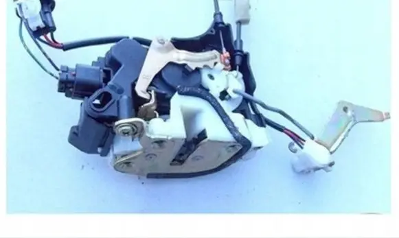 Mitsubishi Grandis Front door lock