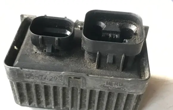 Opel Insignia A Glow plug pre-heat relay 55574293