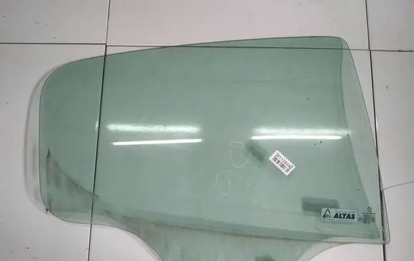 Peugeot 207 Rear door window glass AS2