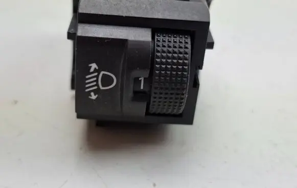 Peugeot 3008 II Headlight level height control switch 98095437ZD 95835T02