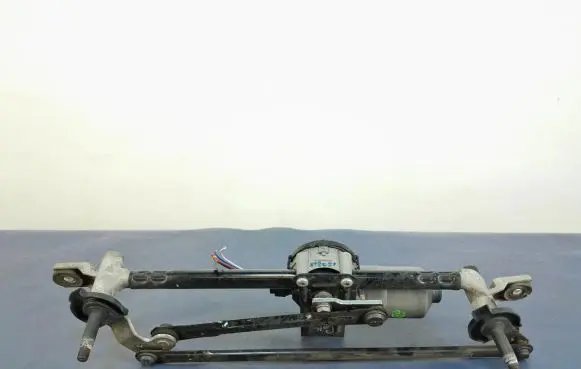 Hyundai i10 Front wiper linkage and motor