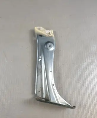 Skoda Octavia Mk3 (5E) Fender mounting bracket 5E0821141A